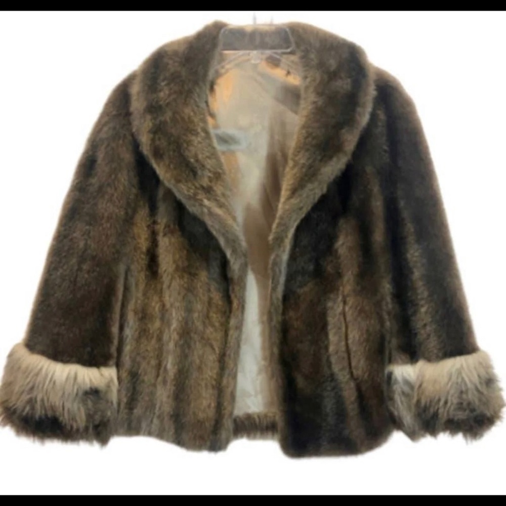 Vintage Regina‎ Glenara Capelet
